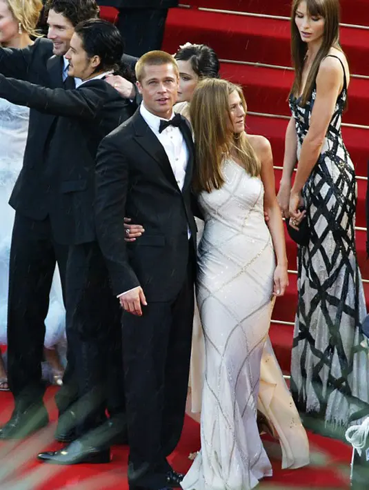 Sebelum kabar mengirim pesan ini tersiar, tak lama setelah Pitt berpisah dengan Jolie kabarnya Pitt juga melakukan pertemuan rahasia dengan Jennifer. Pertemuan itu dilakukan di kediaman Pitt yang menjadi tempat kenangan mereka. (AFP/Bintang.com)