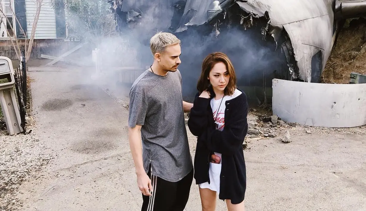 Mengingat sang suami yang juga sibuk dengan pekerjaannya, sebagai istri pun BCL selalu mendukung apa yang dilakukan suaminya.  (Instagram/bclsinclair)