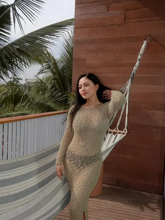 Gaya Rachel Vennya di sini juga mengundang banyak perhatian. [Foto: Instagram/rachelvennya]