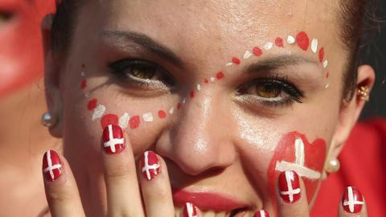 Pendeta Ukraina sebut penggemar bola 'monyet