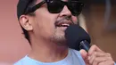 "Waduh. Hari gini kan WhatsApp ada, video call ada. Haha. Ya itu aja kalau quality timenya," kata Glenn fredly. (Nurwahyunan/Bintang.com)