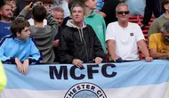 2 Putranya Ikut Usik Suporter MU di Old Trafford, Noel Gallagher Malah Bangga Banget
