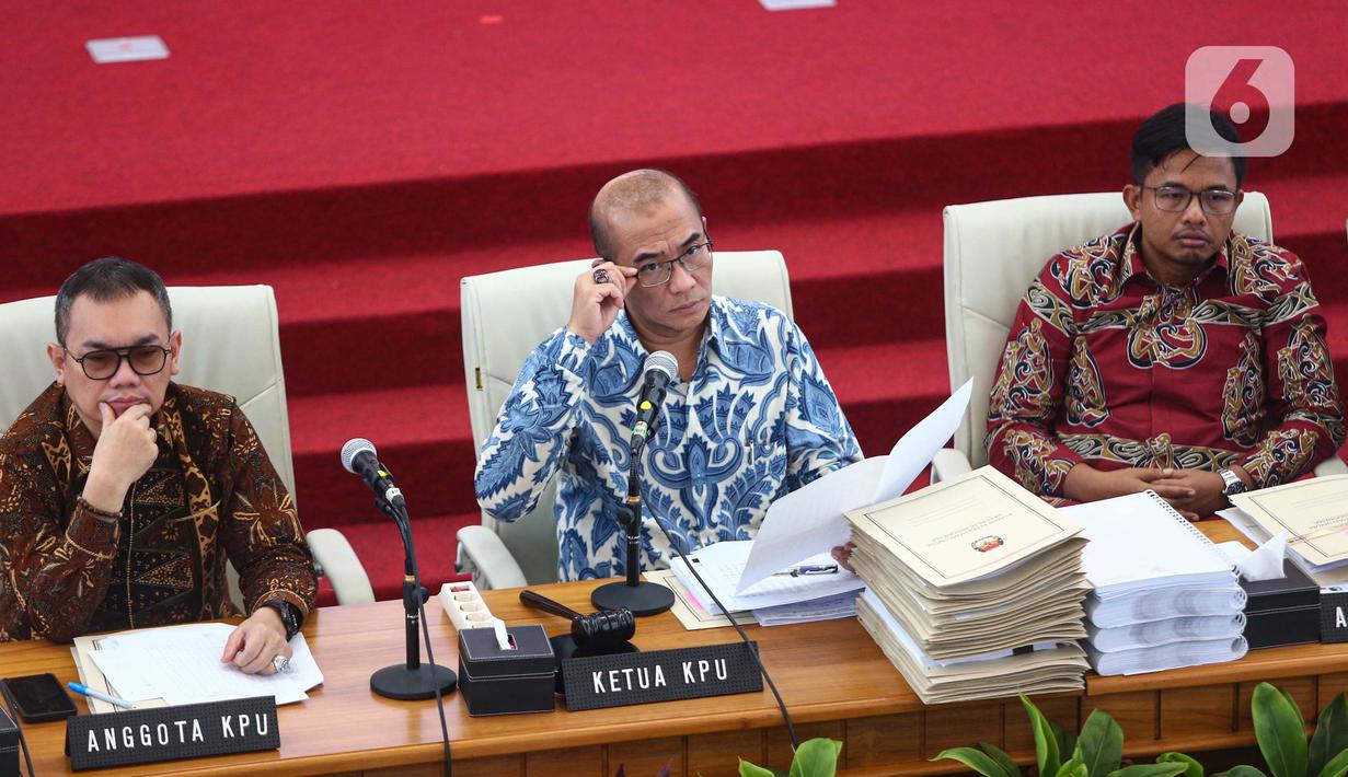 Hari ini, Selasa (19/3/2024), KPU menggelar rapat pleno terbuka penghitungan suara nasional Pemilu 2024 untuk Provinsi Jawa Barat. (Liputan6.com/Angga Yuniar)