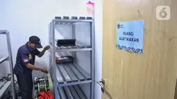Sebelumnya, dapur mitra SPPG di Kalibata ini sempat berhenti beroperasi akibat dugaan kasus penggelapan dana oleh Yayasan Program Makan Bergizi Gratis (MBG) berinisial MBN. (Liputan6.com/Angga Yuniar)