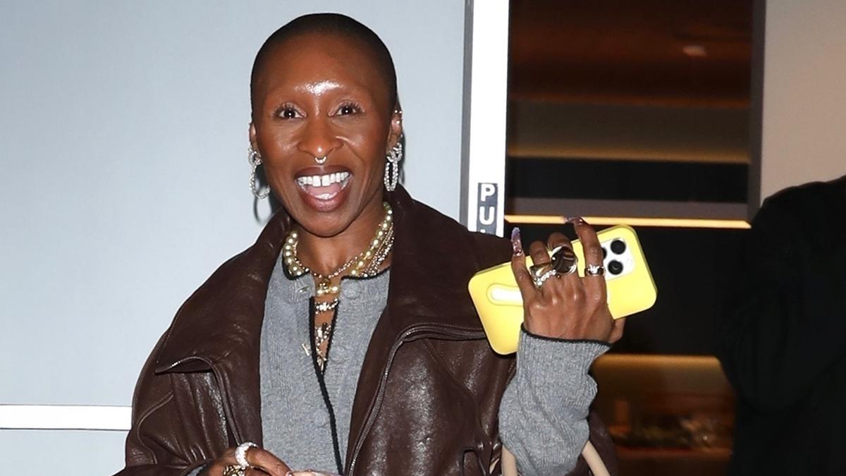 Gaya Cynthia Erivo Jinjing Hermès Birkin Raksasa, Ukurannya Lebih Besar dari Tubuhnya Sendiri