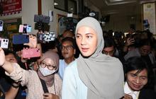 Paula Verhoeven Menangis Laporkan Dugaan KDRT dan Diskriminasi ke Komnas Perempuan