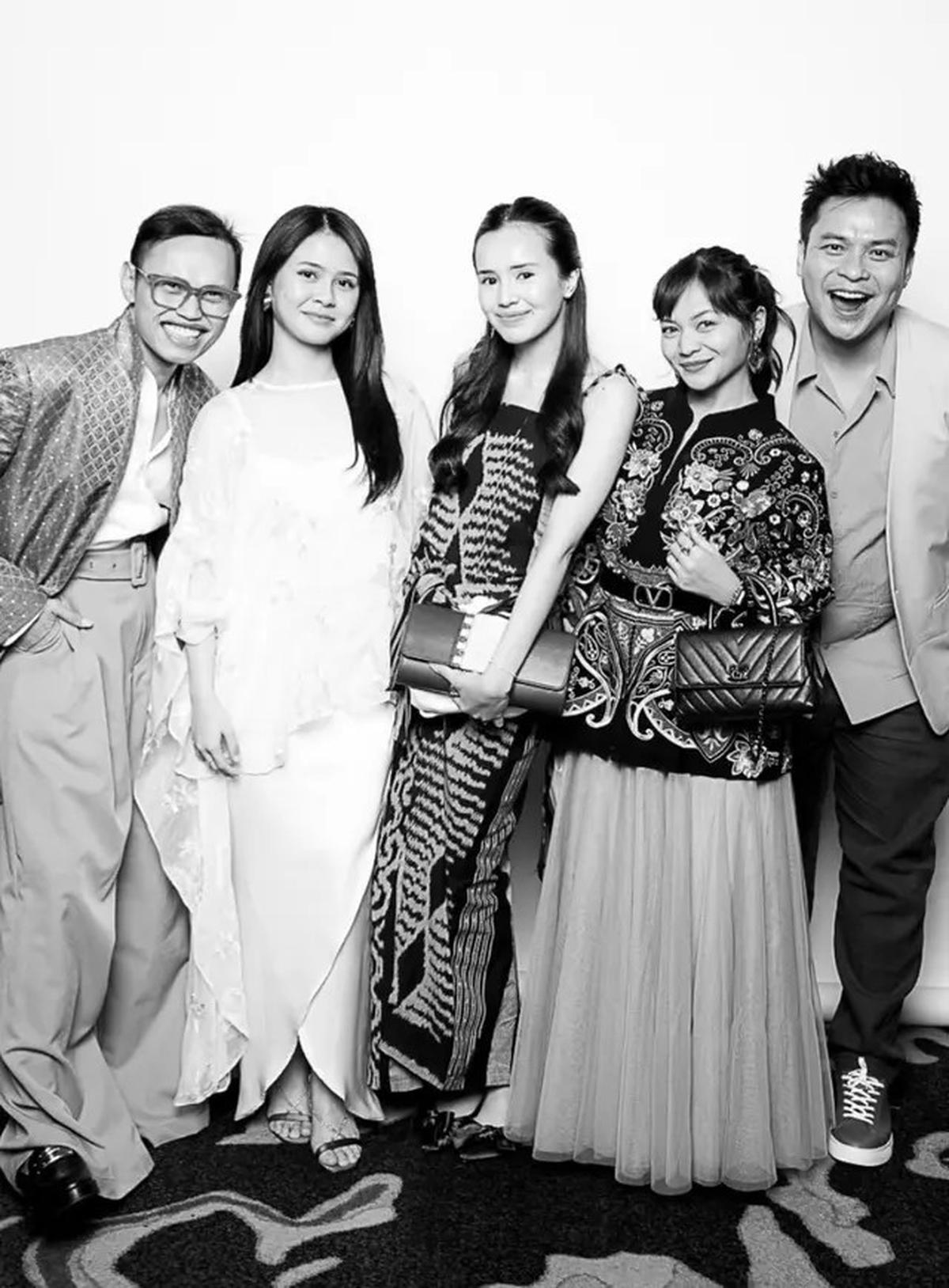 8 Adu Gaya OOTD Kondangan Para Artis saat Hadir di Resepsi Pernikahan Amanda Rawles di Jakarta, Eva Celia hingga Beby Tsabina