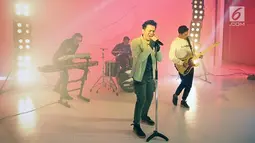 15 Lagu yang Dikenal Lewat Versi Penyanyi Berbeda dari Rekaman Pertamanya