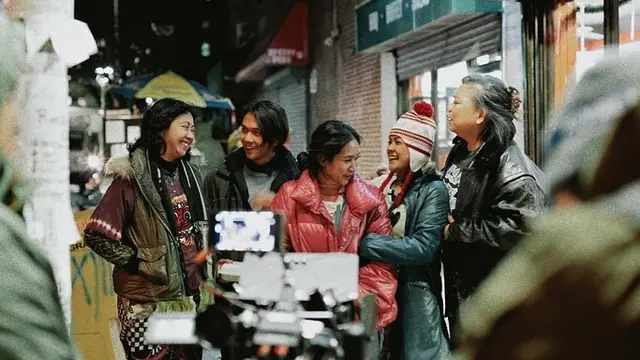Sudah Tayang, Ini 6 Momen Pemain Film Ali dan Ratu Ratu Queens saat Syuting