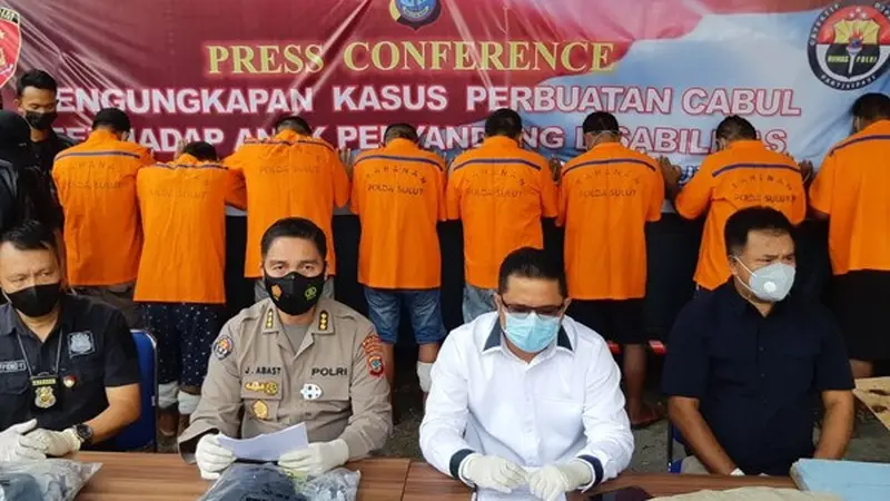 Abast saat konferensi pers di Markas Polda Sulut, Rabu siang (16/6/2021).