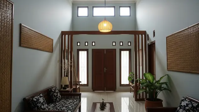 Desain Rumah Dalam Gang yang Terlihat Sempit dari Luar tapi Luas di Dalam dengan Plafon Tinggi