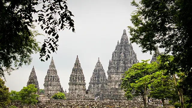 5 Tempat Ibadah Mengagumkan di Indonesia
