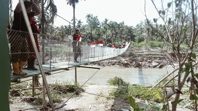 Pengerjaan akses di Kabupaten Bener Meriah, pembangunan Jembatan Bener Pepanyi terus dikebut. (foto: istimewa)