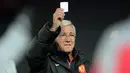 Marcello Lippi bermain bola pro tahun 1969 di Sampdoria sempat dipinjam ke Savona, serta Pistoiese, Dia pensiun di Lucchese, Lippi sukses menjadi pelatih saat menjuarai piala dunia 2006 bersama Italia. (AFP/Toshifumi Kitamura)