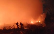 TPS Waringinkurung Terbakar, Api Sulit Dijinakkan
