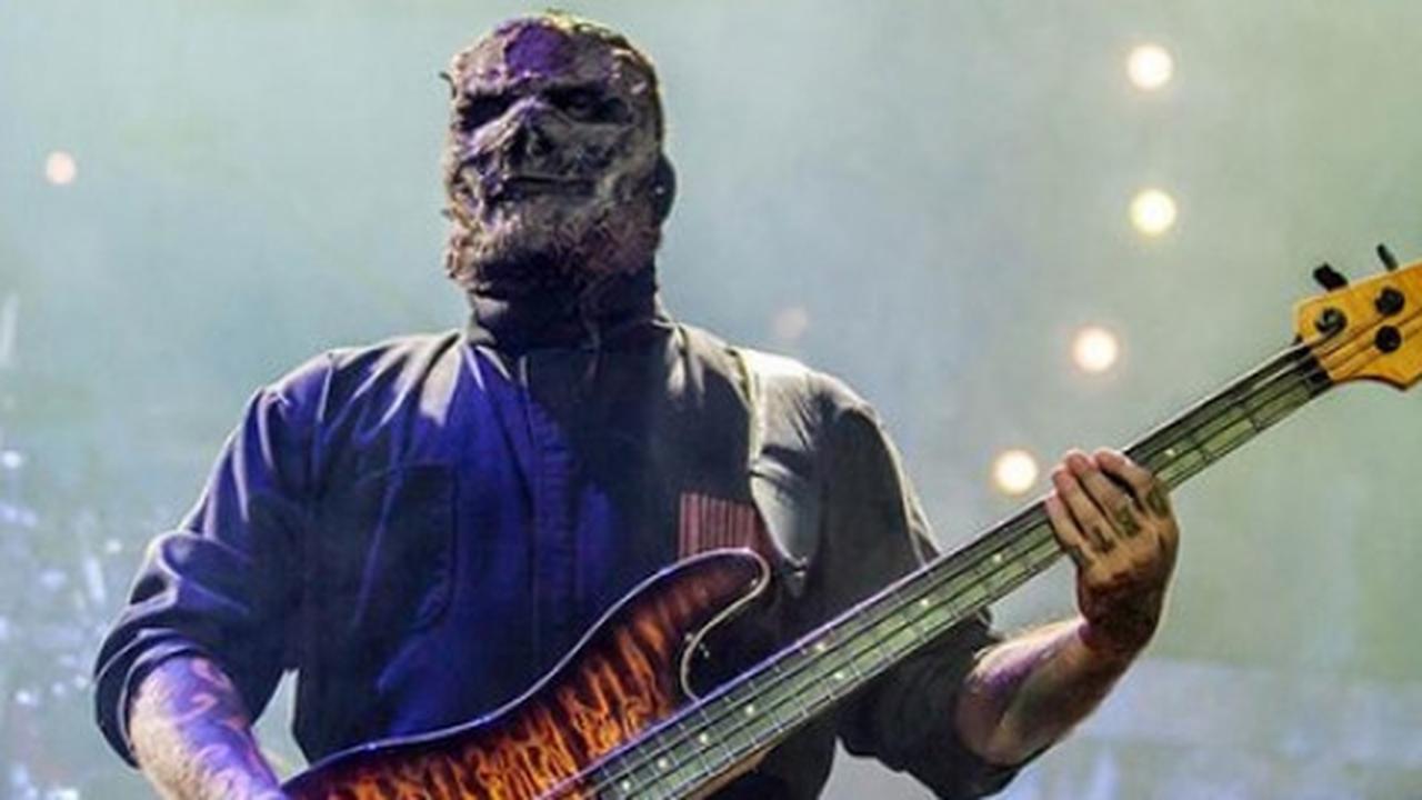 Bassist pingsan di panggung, member Slipknot ungkap apa sebabnya
