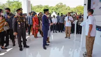 Kapolri Jenderal Listyo Sigit Prabowo mendampingi Presiden Joko Widodo usai upacara peringatan HUT Bhayangkara ke-76 di Akademi Kepolisian (Akpol), Semarang, Jawa Tengah, Selasa (5/7/2022). (Ist)