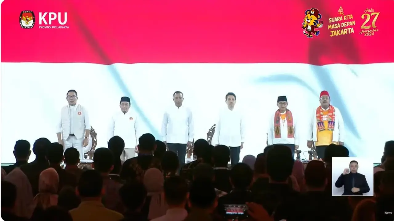 Ketiga Paslon Pilkada Jakarta 2024 dalam debat perdana Pilkada Jakarta 2024, Minggu (6/10/2024) di JIExpo Kemayoran, Jakarta Pusat.