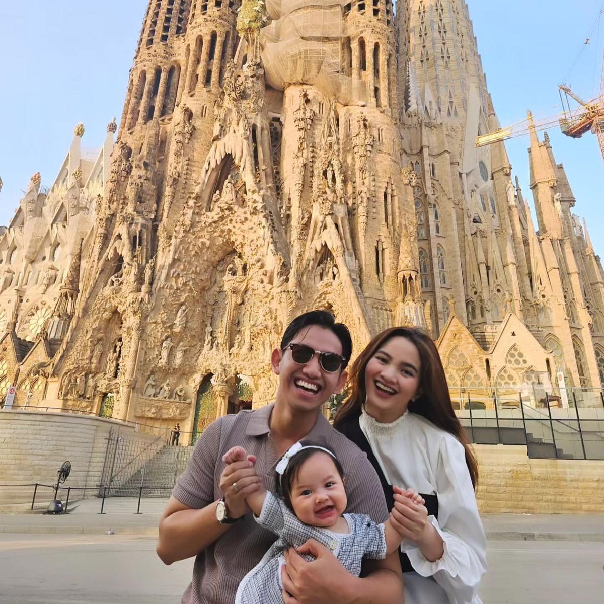 Potret Baby Launa di Barcelona, Spanyol