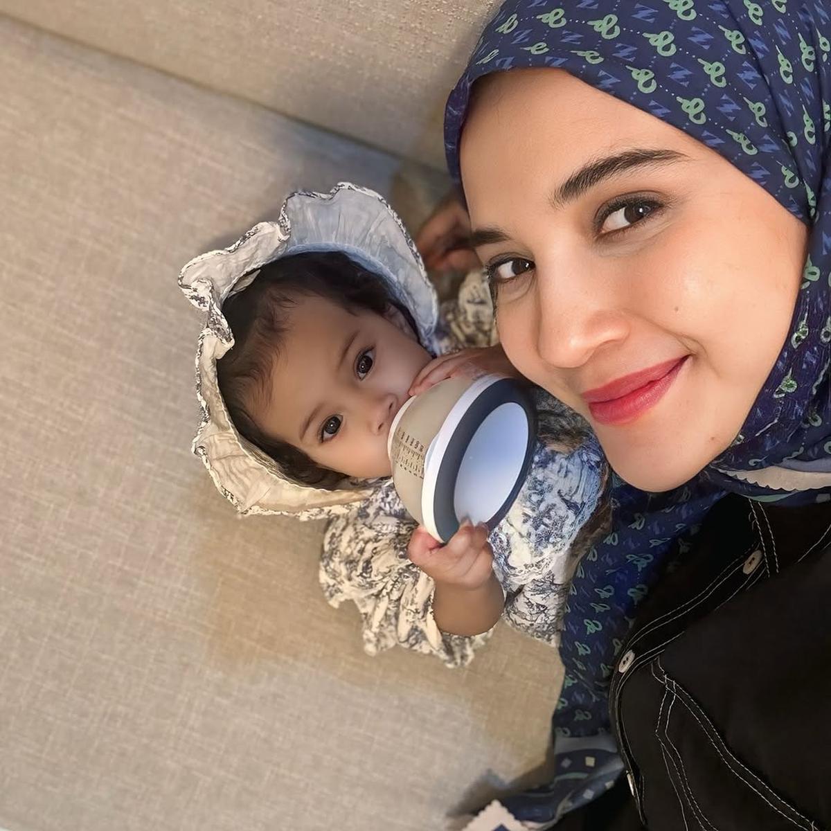 Momen Zaskia Sungkar Akhirnya Ungkap Wajah Baby Humaira ke Publik, Disebut Mirip dengan Masa Kecilnya