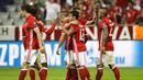 Para pemain Bayern Munchen merayakan kemenangan saat melawan FK Rostov pada laga grup D Liga Champions di Allianz Arena, Munich, Jerman, (14/9/2016) dini hari WIB. (AP Photo/Matthias Schrader)