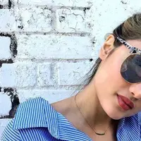 ini tips simpel cantik ala Cinta Laura.