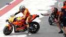 Pembalap Tech3 KTM Factory Racing, Remy Gardner saat sesi Warm Up MotoGP di Pertamina Mandalika International Street Sirkuit, Nusa Tenggara Barat, Minggu (20/3/2022). (Liputan6.com/Helmi Fithriansyah)