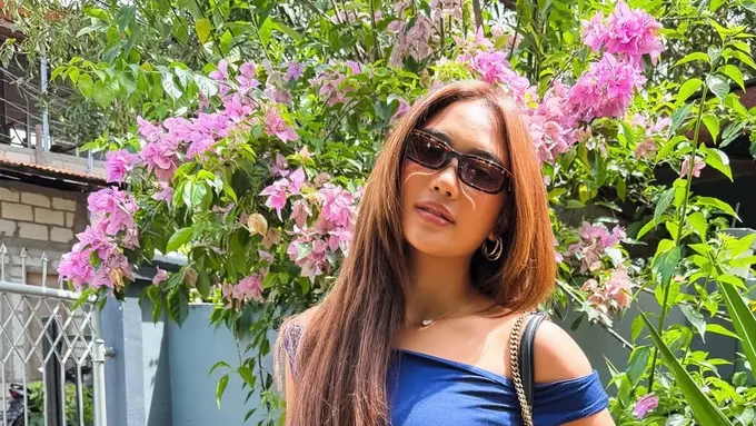 Marion Jola Rayakan Natal Bersama Keluarga dan Kekasih di Kupang. [@lalamarionmj]