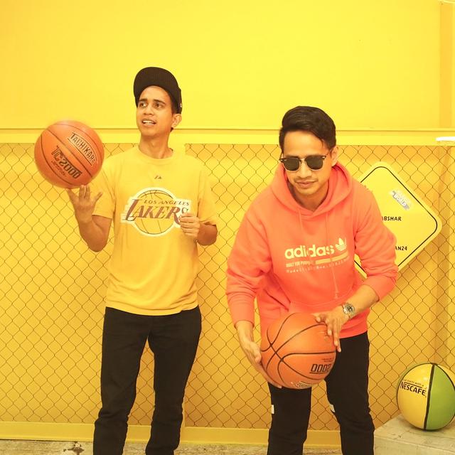 7 Potret Kebersamaan Jovial Dan Andovi Da Lopez Youtuber Kakak Adik Yang Kompak Hot Liputan6 Com