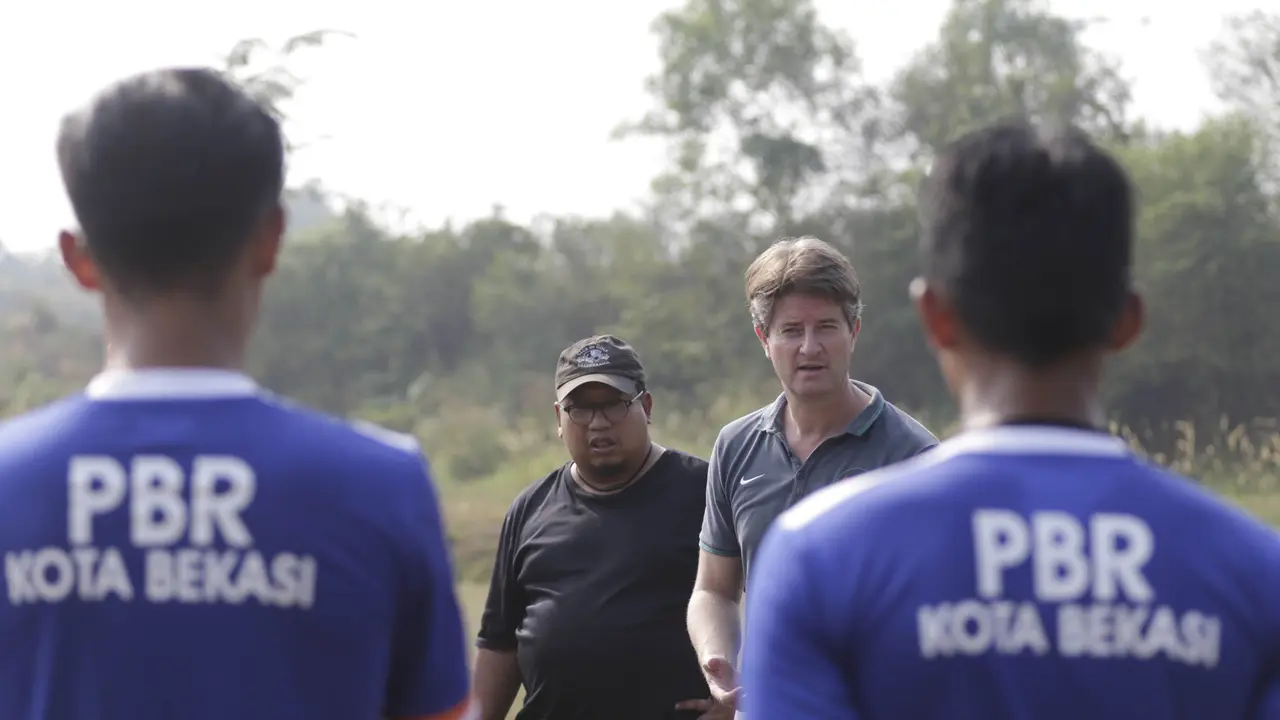 Pelatih PBR Pieter Huistra