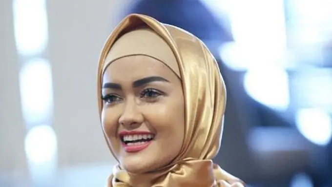 [Bintang] Julia Perez