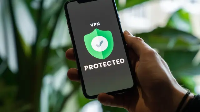 Ilustrasi Penggunaan Layanan VPN di Smartphone