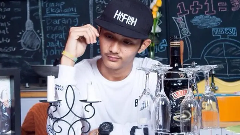 5 Cowok Ganteng Ini Meski Bukan Artis Punya Banyak Fans