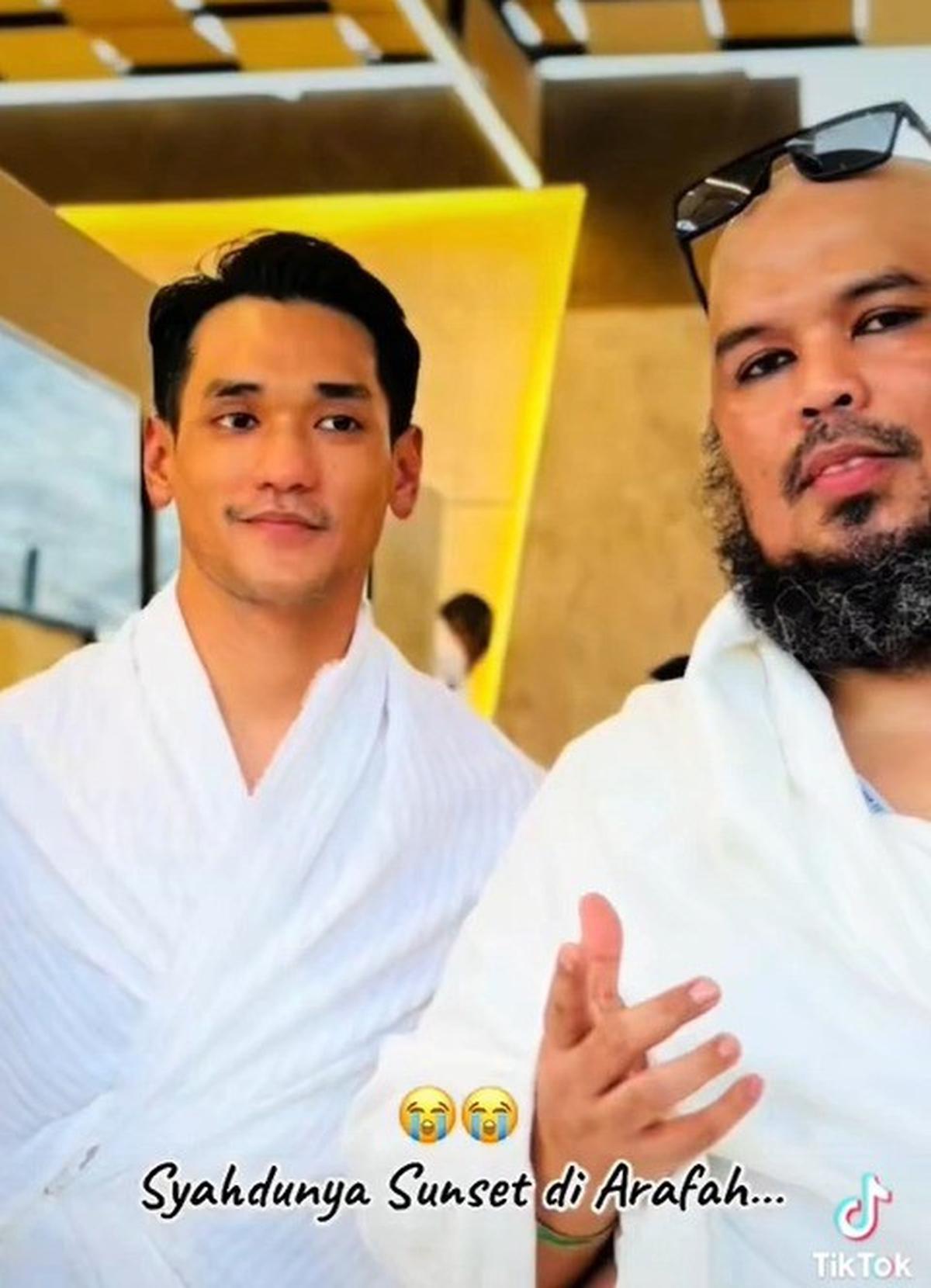 Potret Haru Ivan Gunawan Jalani Wukuf, Bagikan Momen Bersejarah hingga Sunset di Arafah