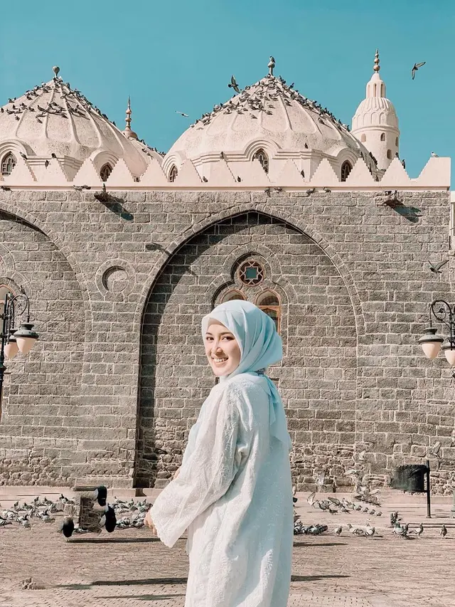 7 Potret Rosiana Dewi Saat Pakai Hijab, Makin Memesona