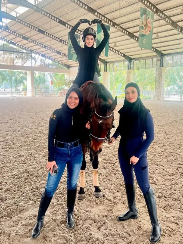 Mulan Jameela berkuda (Instagram/mulanjameela1)