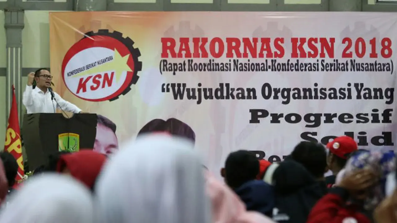 Organisasi Buruh Makin Kuat Tapi Jumlah Pekerja Berserikat Turun Drastis, Menaker: Ini Cukup Aneh