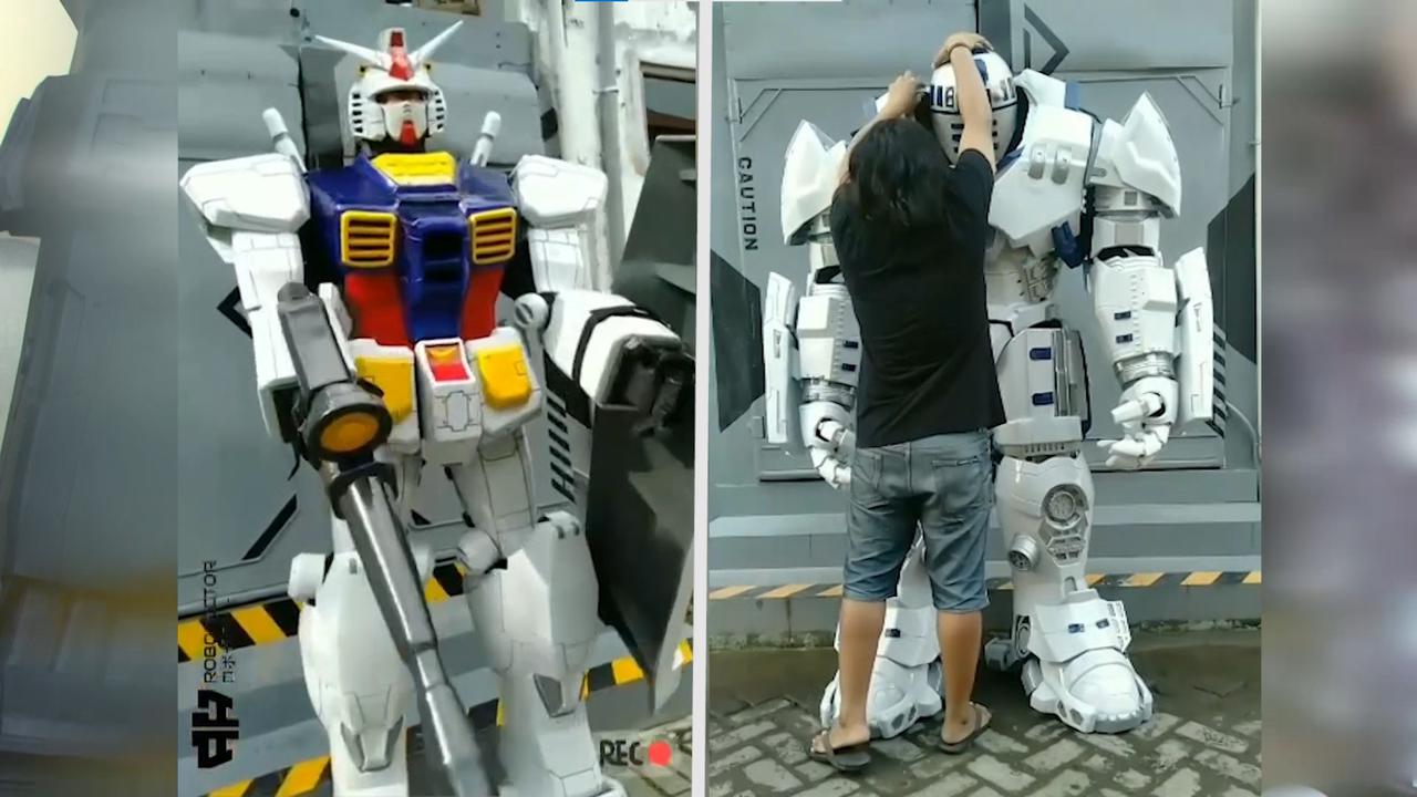 Kostum Robot Karya Habibi