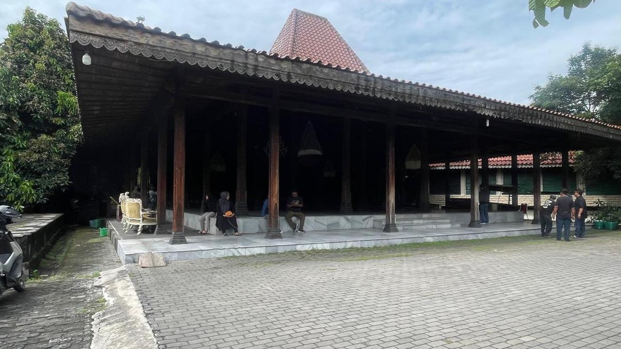 Jenazah Dalang Ki Anom Suroto Dimakamkan di Pemakaman Keluarga Klaten