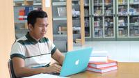 Prosesnya memang tidak mudah. Menjadi mahasiswa tingkat akhir, harus lebih banyak berjuang dari sebelumnya.