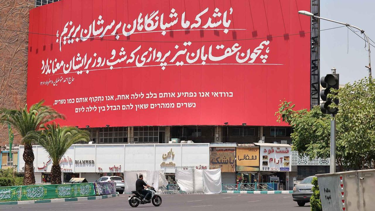 FOTO: Suasana Kota Teheran Iran Dihiasi Poster Anti-Israel