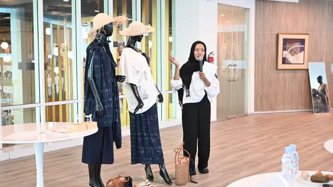 Adu Kreatif Desainer Muda Ciptakan Koleksi Fashion dari Kain Sulam Gorontalo Jelang Indonesia Fashion Week 2023
