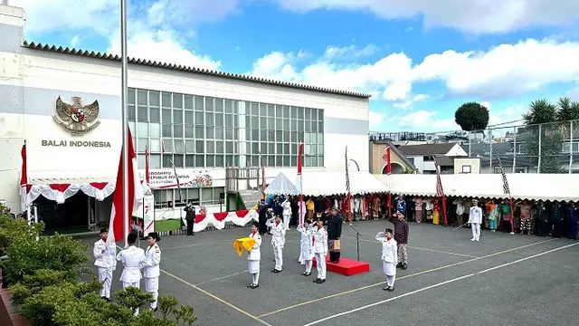 Upacara HUT ke-78 Kemerdekaan RI di Sekolah Republik Indonesia Tokyo (SRIT) Kamis (17/8/1945) dipimpin oleh Duta Besar Republik Indonesia untuk Jepang Heri Akhmadi. (Dok. KBRI Tokyo)
