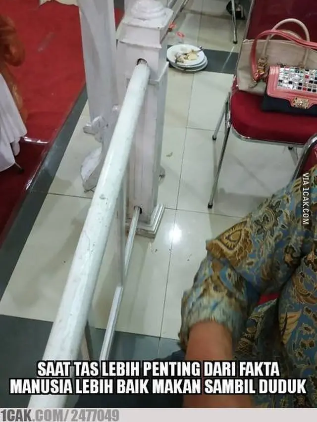 6 Meme Kocak Saat Resepsi Pernikahan Ini Sering Terjadi