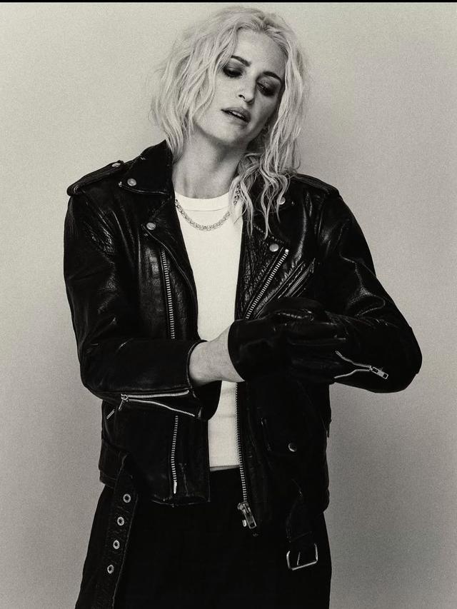 Profil emily armstrong, vokalis baru linkin park. (credit:instagram.com/emilyarmstrong/brianbowensmith)