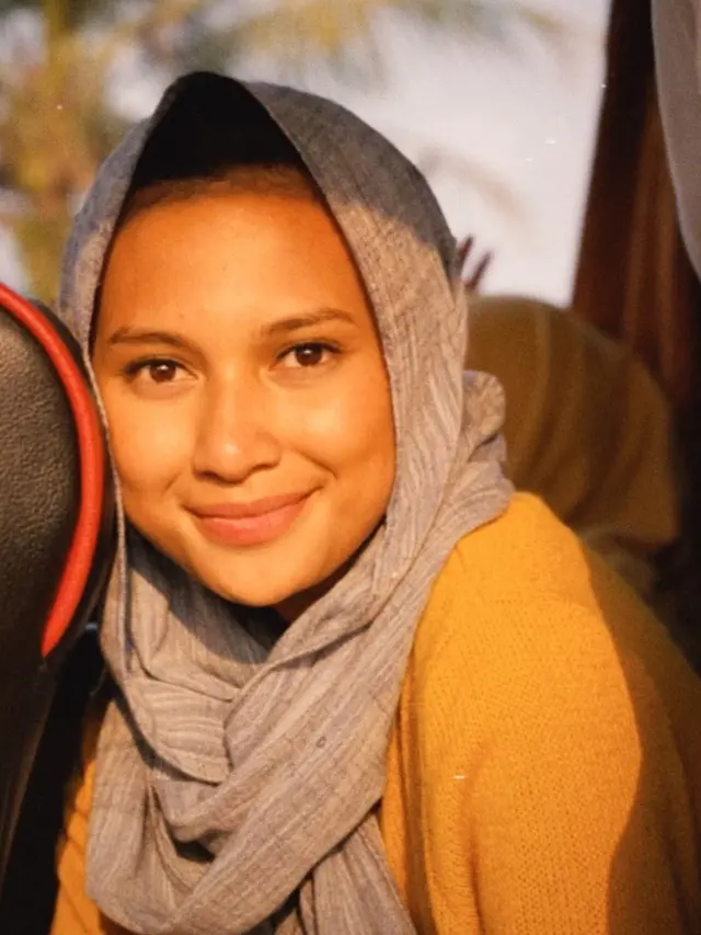 6 Gaya Berhijab Indah Permatasari, Pemeran Nayla di Sinetron Pesantren Rock N' Dut