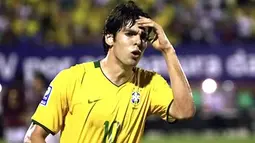 Bintang Timnas Brasil Kaka ketika berlaga di partai kualifikasi Piala Dunia kontra Venezuela di Pedro Pedrossian stadium, Campo Grande, 14 Oktober 2009. AFP PHOTO/Nelson ALMEIDA