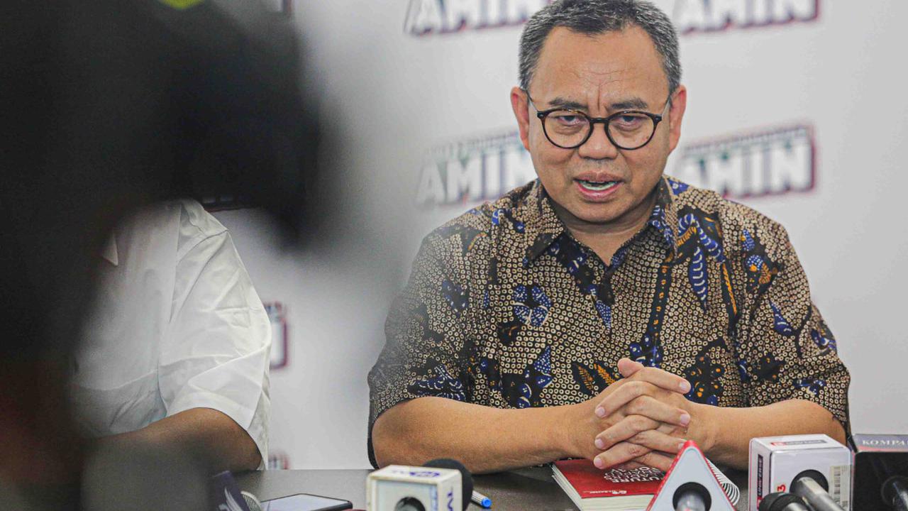 Dia berujar, perubahan sikap Jokowi terlihat makin terus terang usai putra sulungnya Gibran Rakabuming Raka menjadi peserta Pilpres 2024.<br>