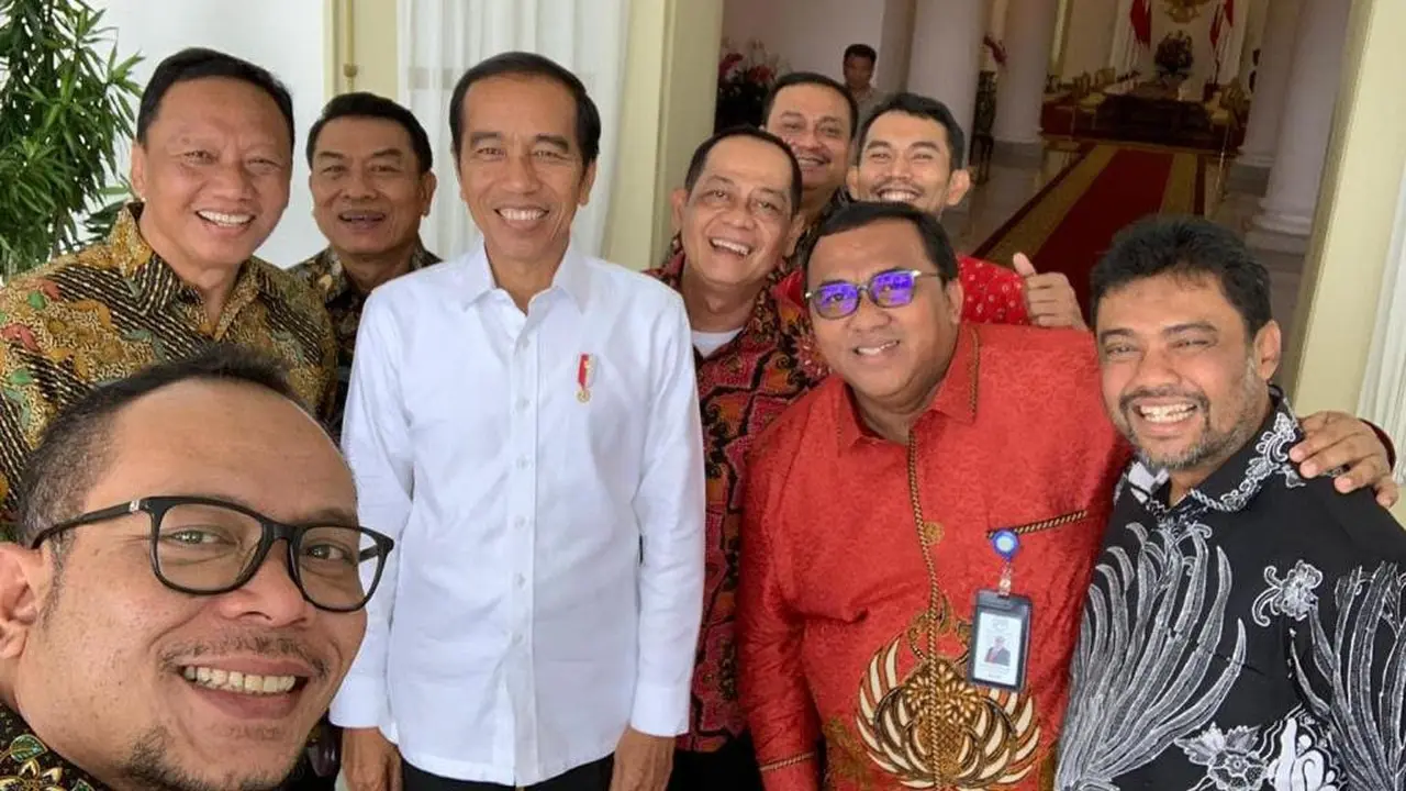 Presiden Jokowi bertemu dengan sejumlah pimpinan serikat buruh di Istana Kepresidenan Bogor Jawa Barat, Jumat (26/4/2019). (Istimewa)