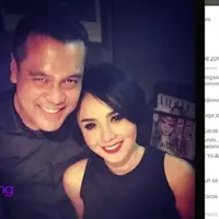 Chiko Hakim, mantan suami Wanda Hamidah, mengunggah foto kedekatannya dengan Yuni Shara, benarkah keduanya kini tengah menjalin asmara?